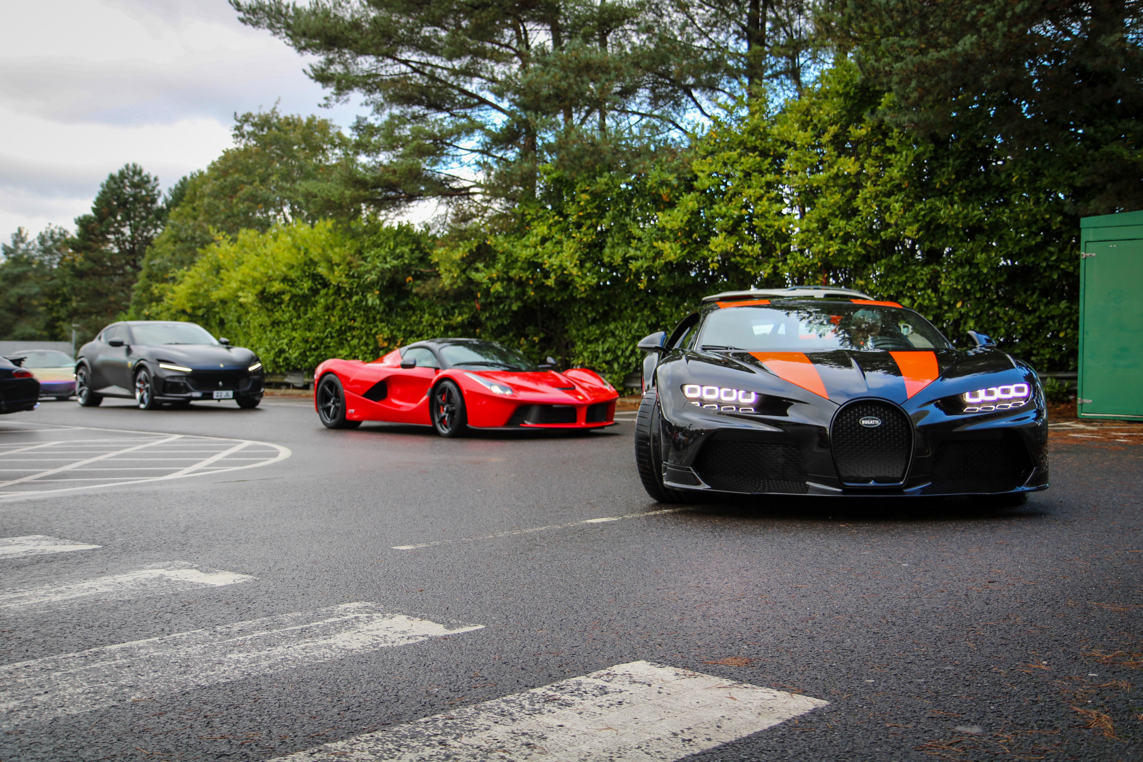 Convoy of supercars helps Aiden on his final journey 